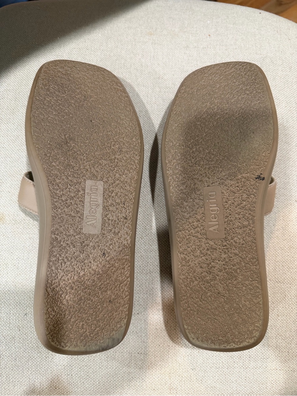 Alegria Women’s Beige Slide Sandals - Picture 4 of 7
